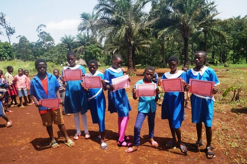 Certificate award to teenagers in Bakinchine