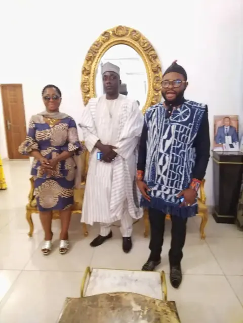 Mfɔŋ Ŋkaŋ bɛ bɔɔŋ bee bɛ nshɛ-ɛ