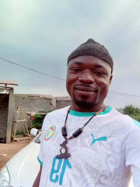 Fochu Jɔnas, ŋwaaŋ kinchinɛ