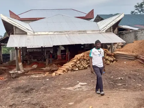 Fochu Jɔnas, ŋwaaŋ kichinɛ