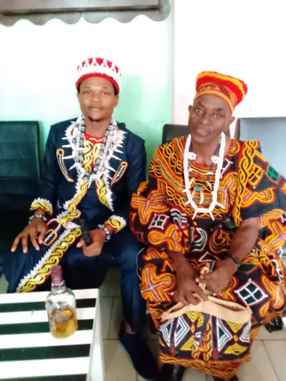 Mfɔnɛ Bɛsaa bee Mfɔnɛ Budziiŋ